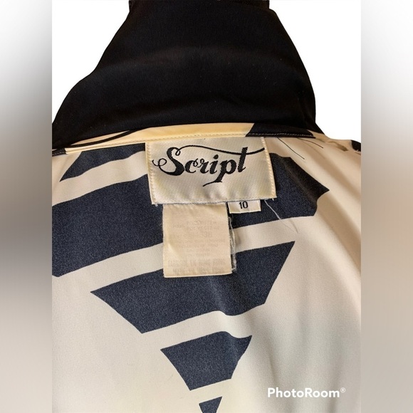 Script ladies shirt in size 10 - Picture 8 of 9